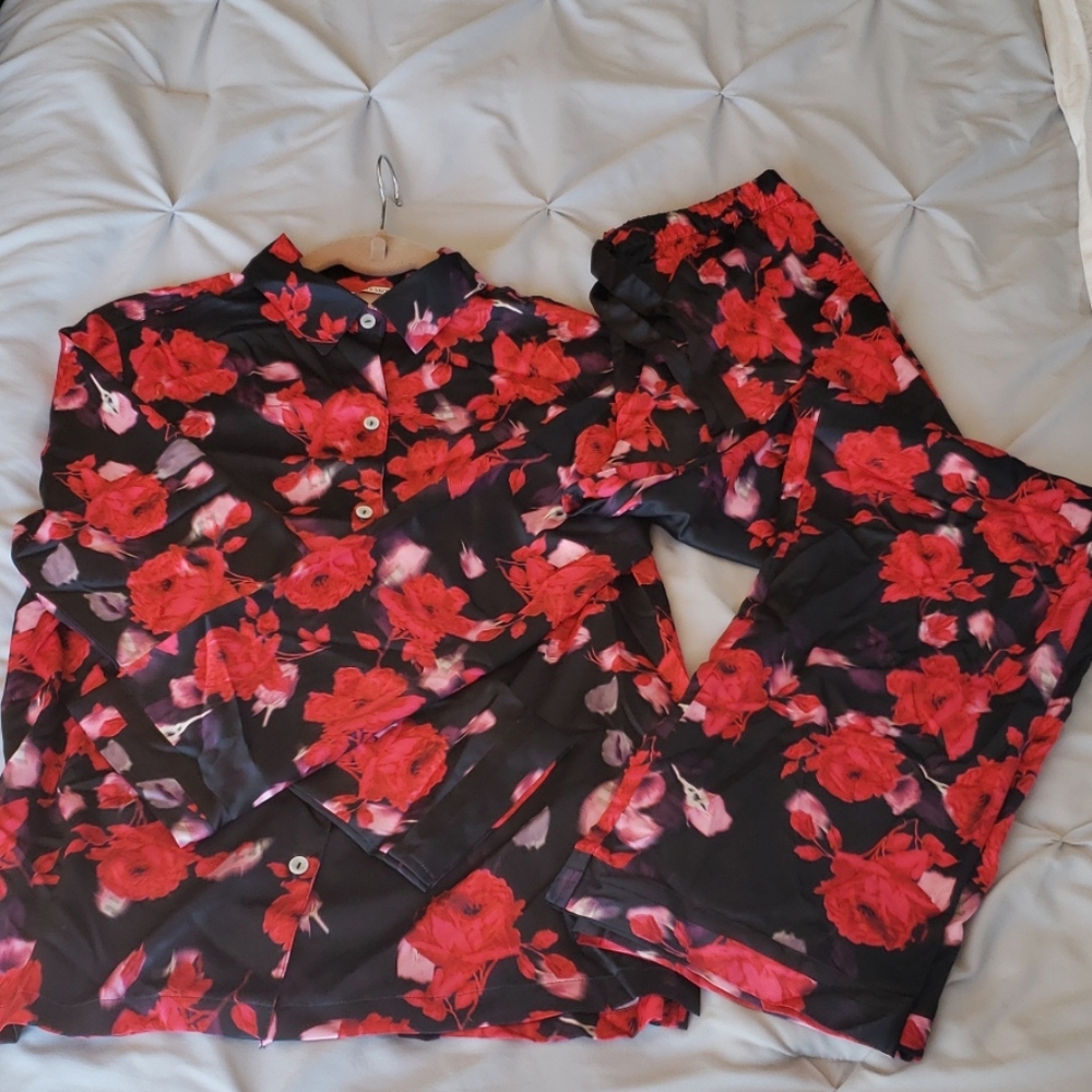 Victoria's Secret Sexy Black Roses Satin Pajamas